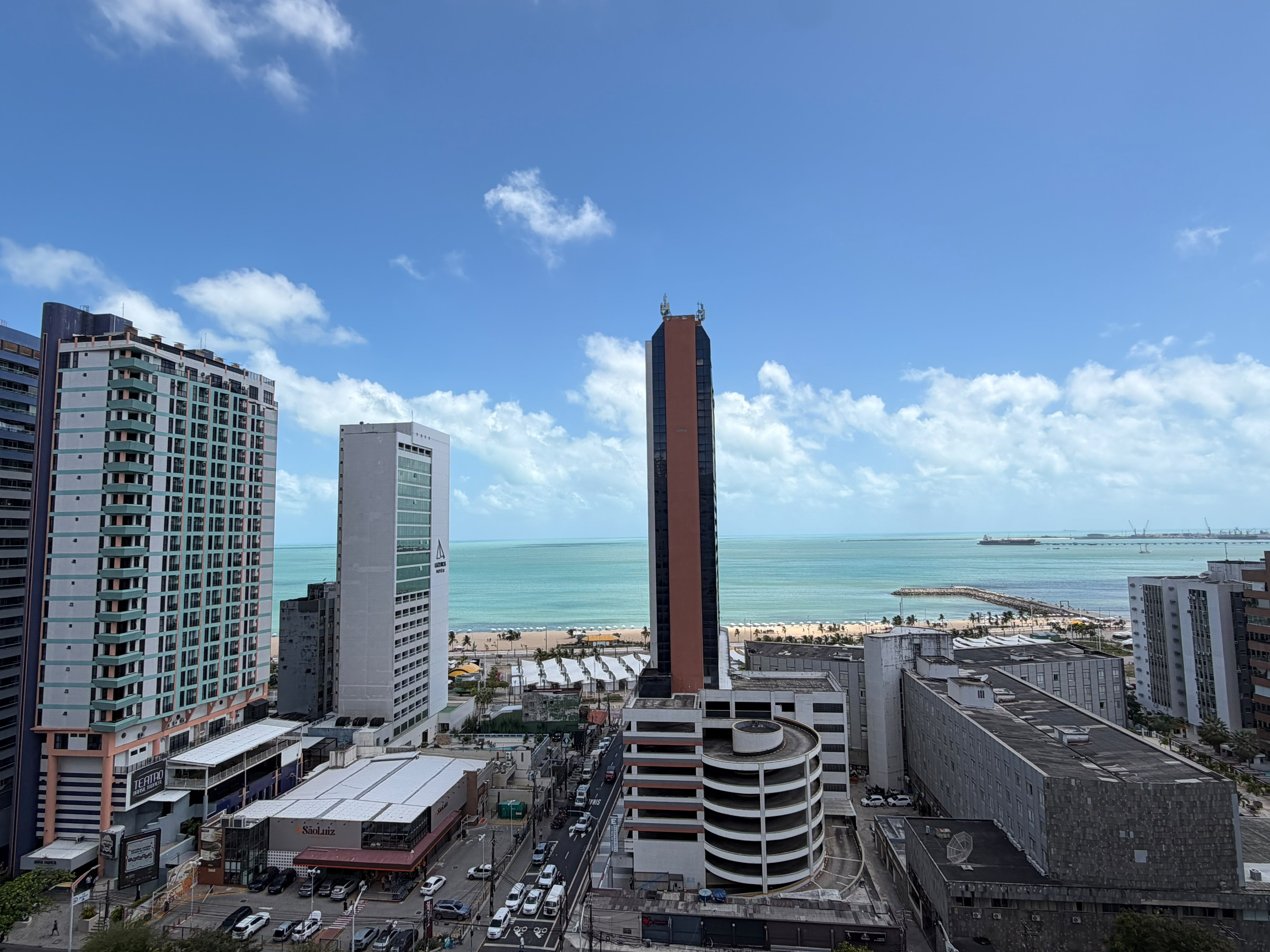 Apartamento com 3 quartos no Meireles